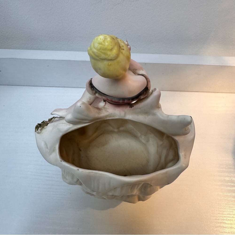 vintage ceramic figurine of a lady in a ball gown vanity storage - Picture 5 of 5